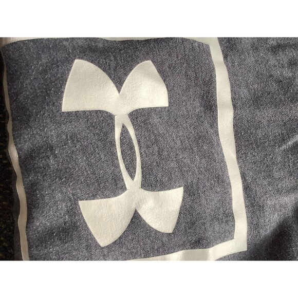 Under Armour - Picture 3 of 3